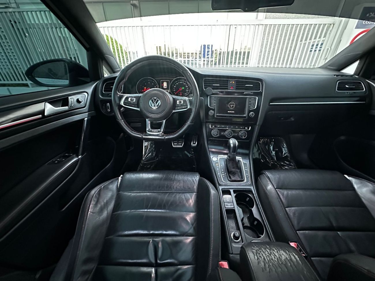 Volkswagen Golf GTI GCC