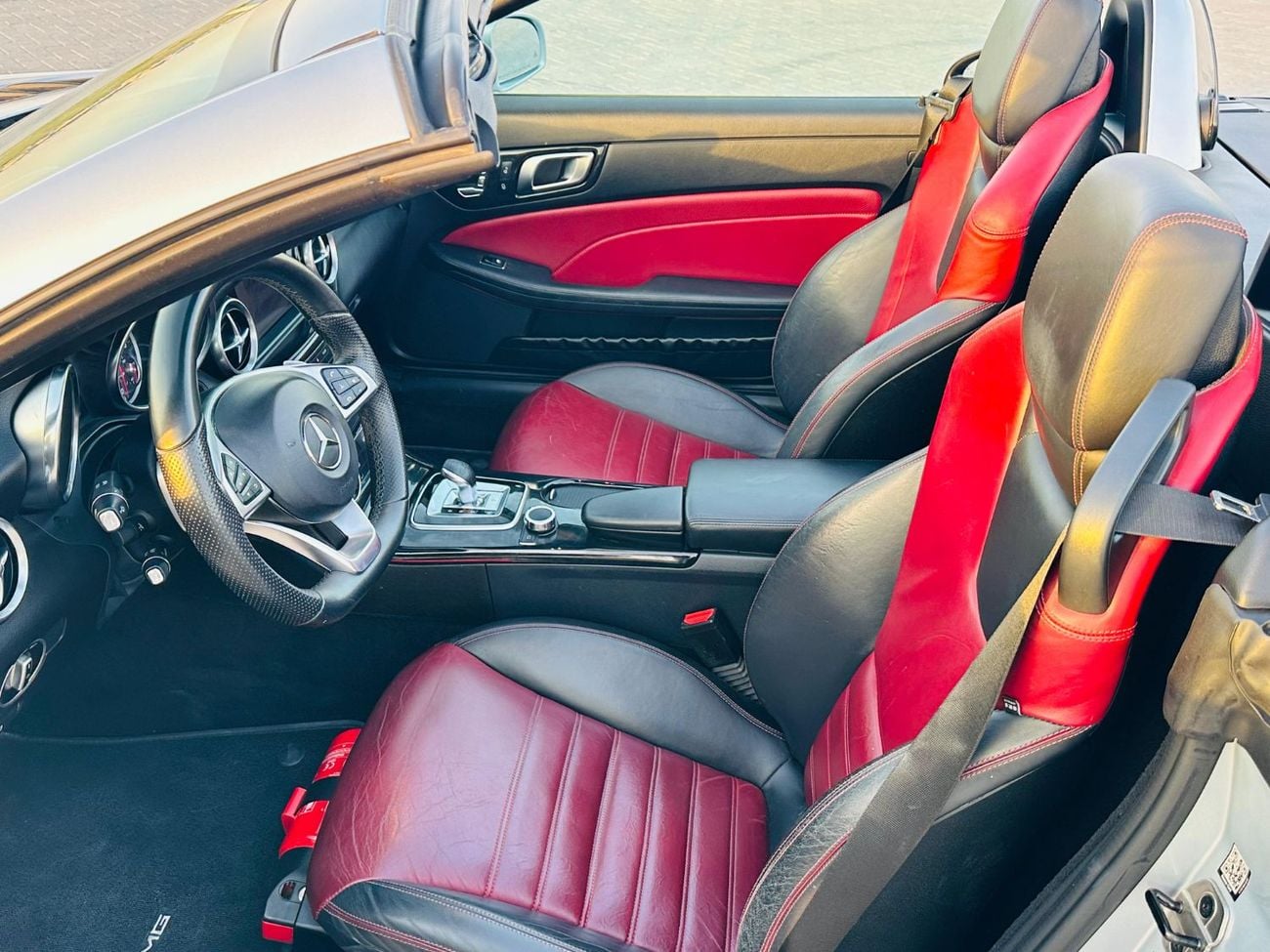 Mercedes-Benz SLC 200 Std 2.0L