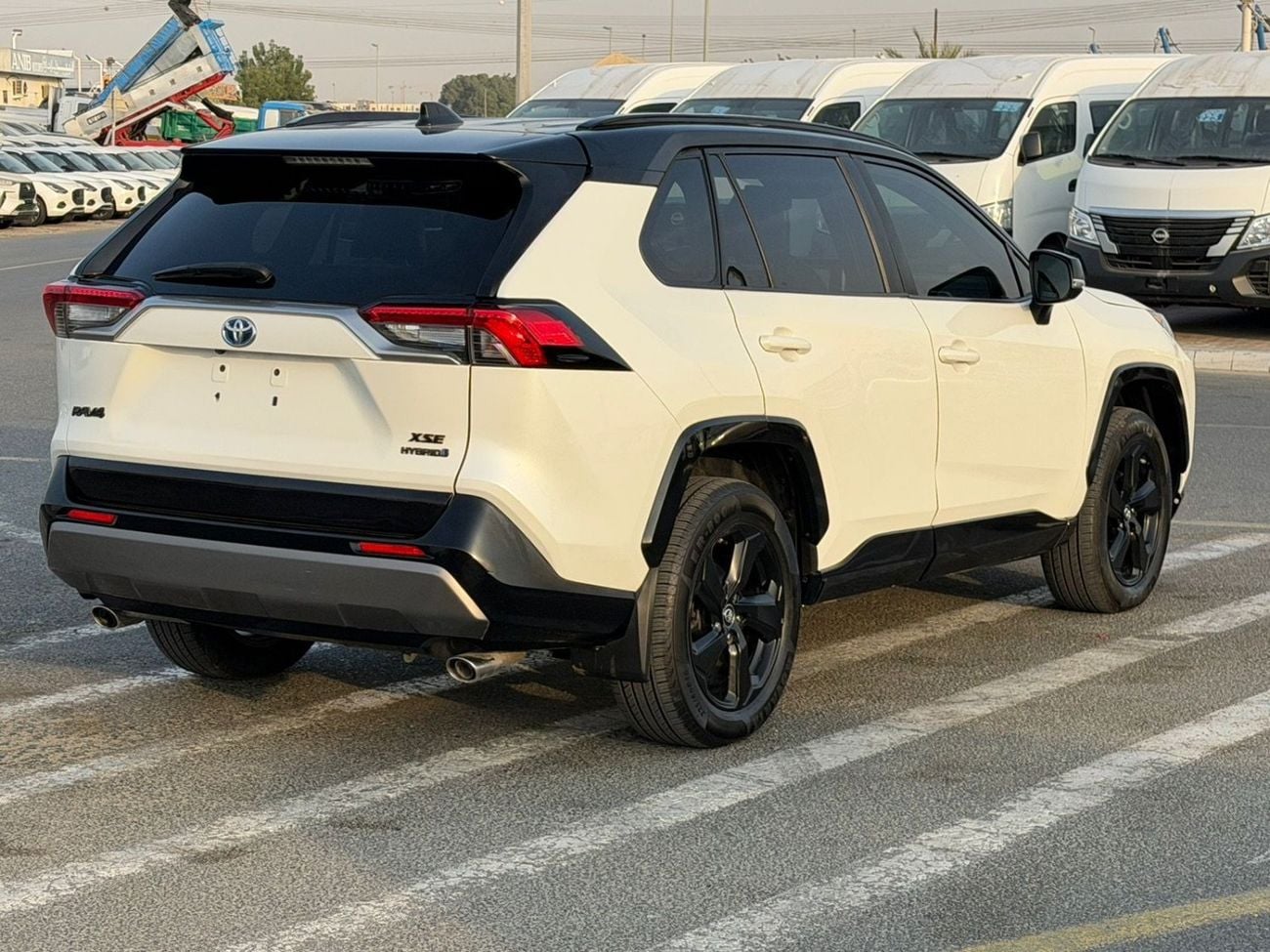 تويوتا راف ٤ 2019 TOYOTA RAV4 XSE Hybrid 4x4 2.5L