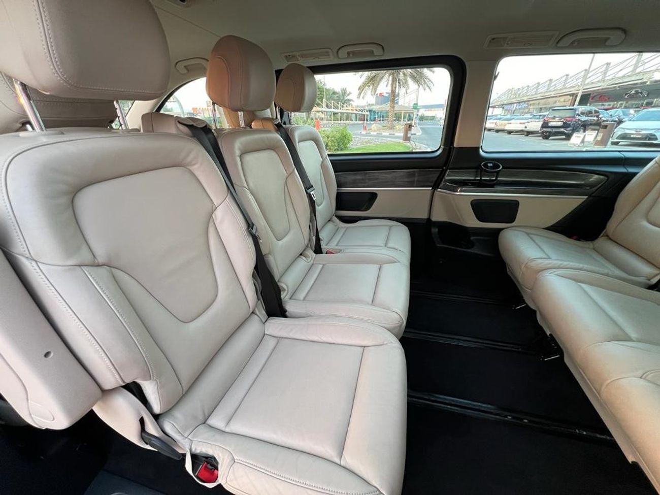 Mercedes-Benz V 250 MERCEDES BENZ V250 2020 GCC FULL SERVICE AGENCY HISTORY ORIGINAL PAINT