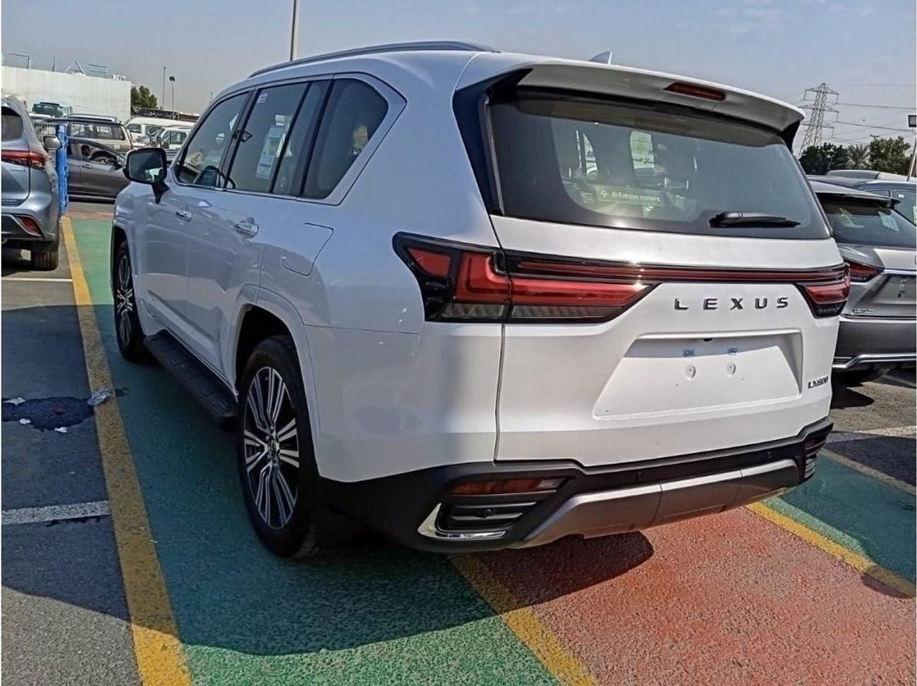 Lexus LX 600 LEXUS LX 600 SIGNATURE-- 7 SEATER