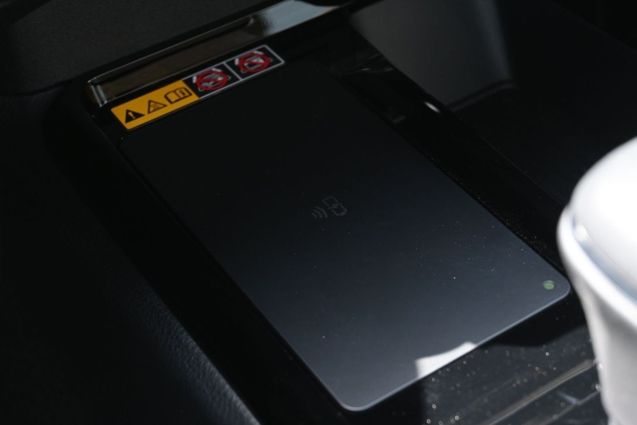 Toyota Camry Toyota Camry LE 2.5L Hybrid, Model 2025, Color White