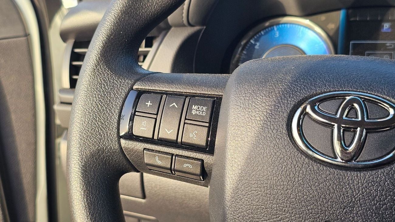 Toyota Fortuner 2.4 DIESEL E 4WD AT 2026/2026 Fortuner 2.4 DIESEL 4X4 AT MY2026 WITH MANUAL AC