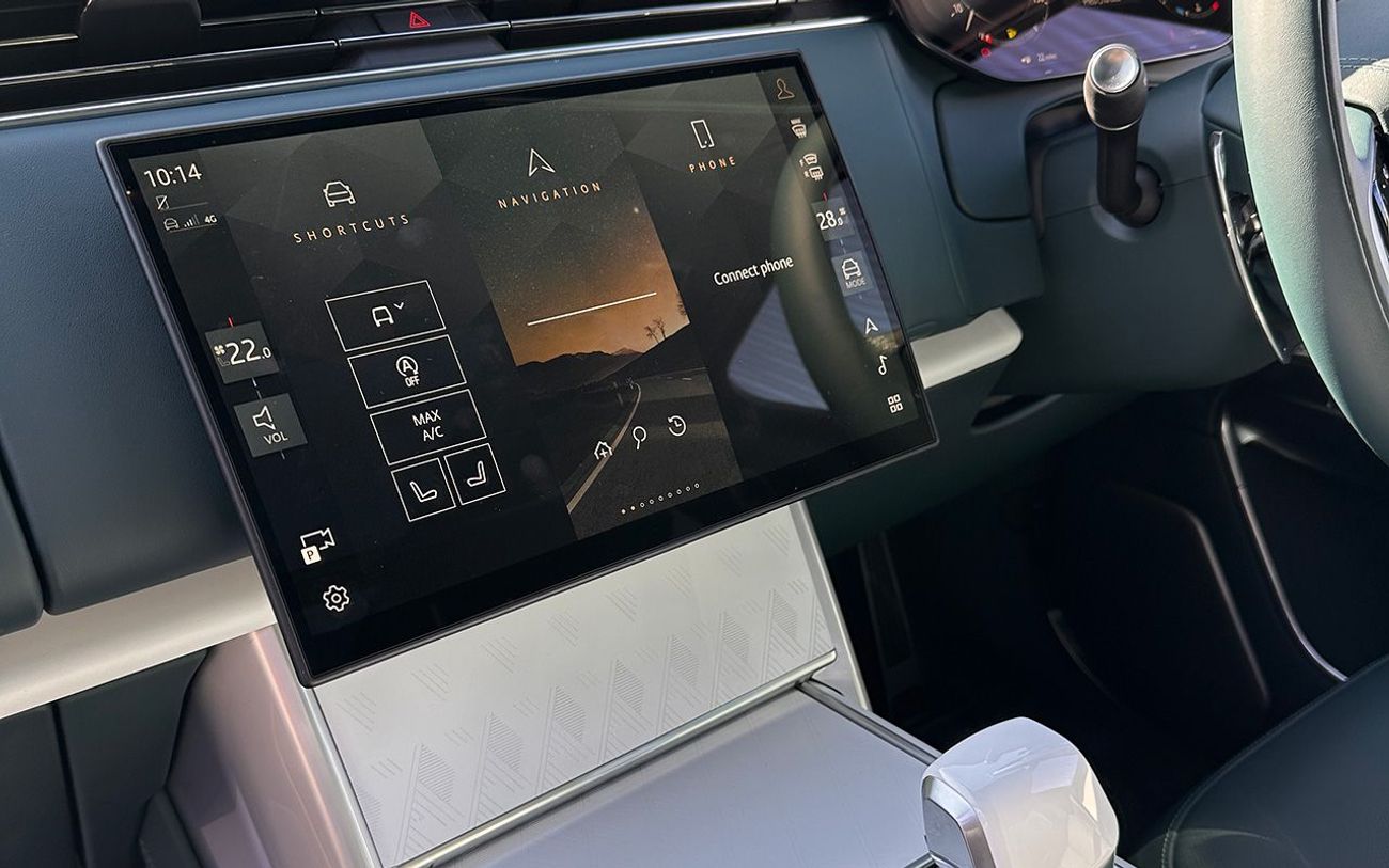 لاند روفر رينج روفر SV 4.4L P615 V8 Right Hand Drive