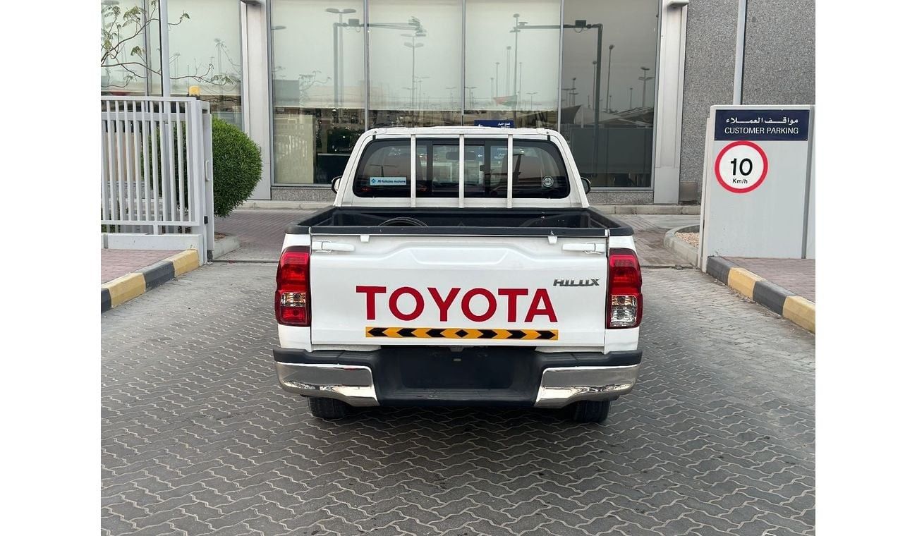 Toyota Hilux GLX 2 2.7L RWD
