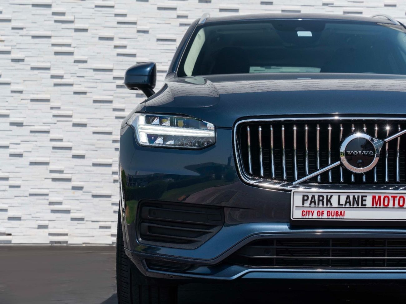 Volvo XC90 AED 2,988 PM • XC90 B5 • ONLY 15,000 KMS • OFFICAL VOLVO WARRANTY AND SERVICE CONTRACT