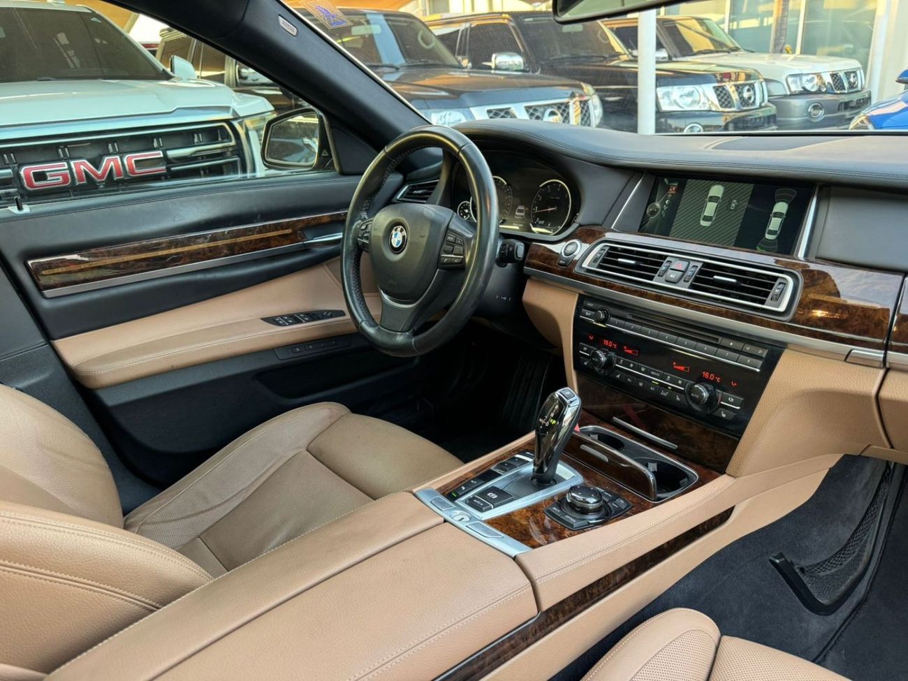 BMW 750Li BMW LI 750 GCC 2014 FULL OPTION PERFECT CONDITION