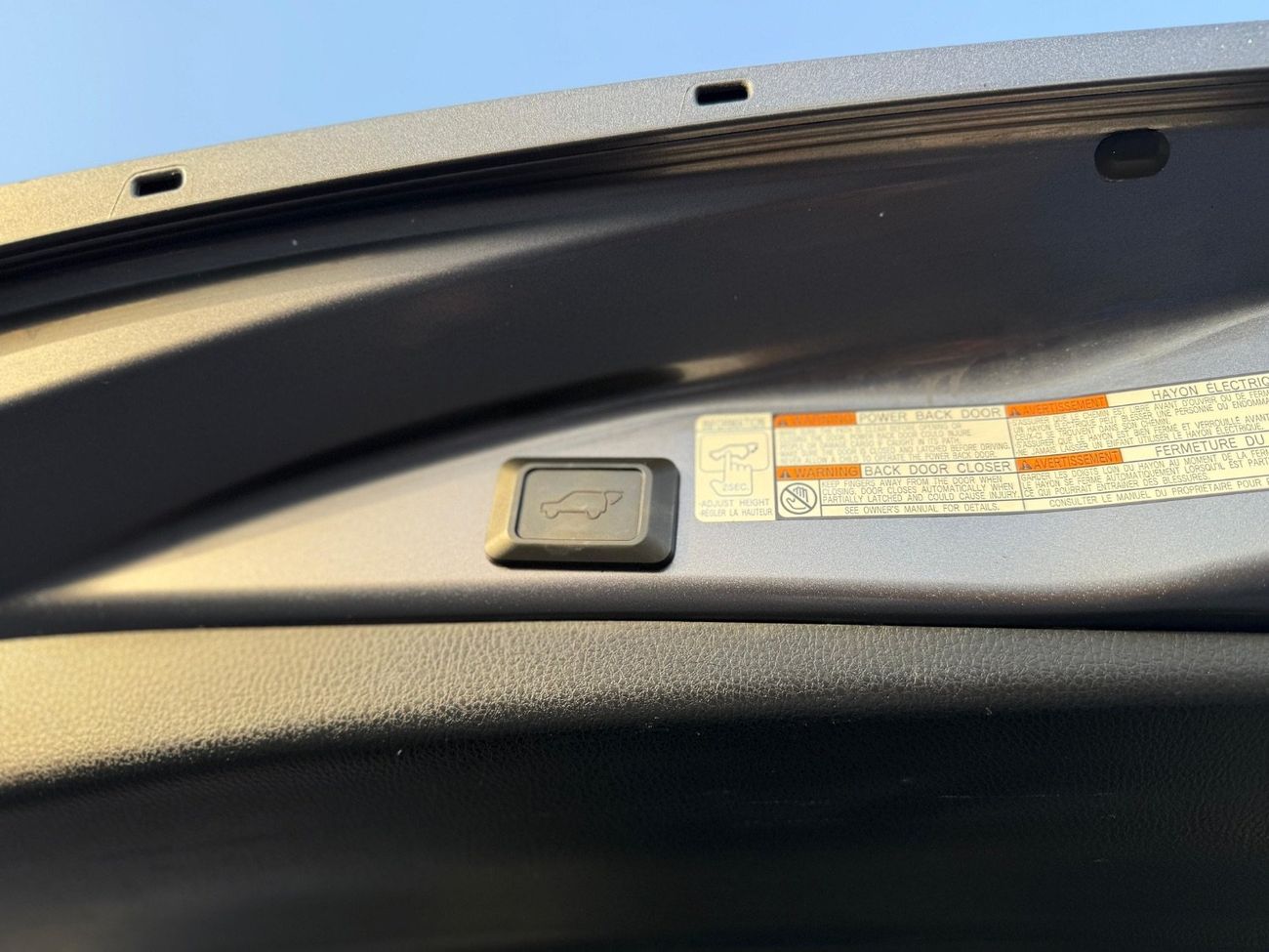 تويوتا راف ٤ XLE sunroof, leather seats Full Option