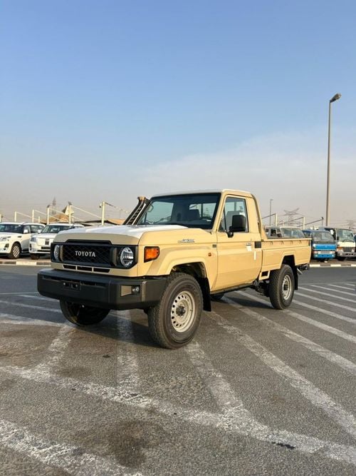 تويوتا لاند كروزر بيك آب Std 4.0L Single Cab Utility 4WD