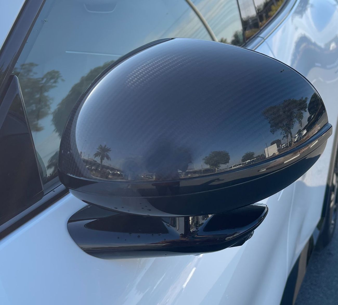 شاومى YU7 Max- 690 HP (681 bhp or 508 kW). range of up to 760 km