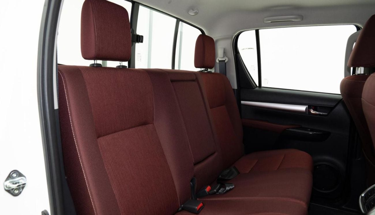 Toyota Hilux SR5 (NON GCC)