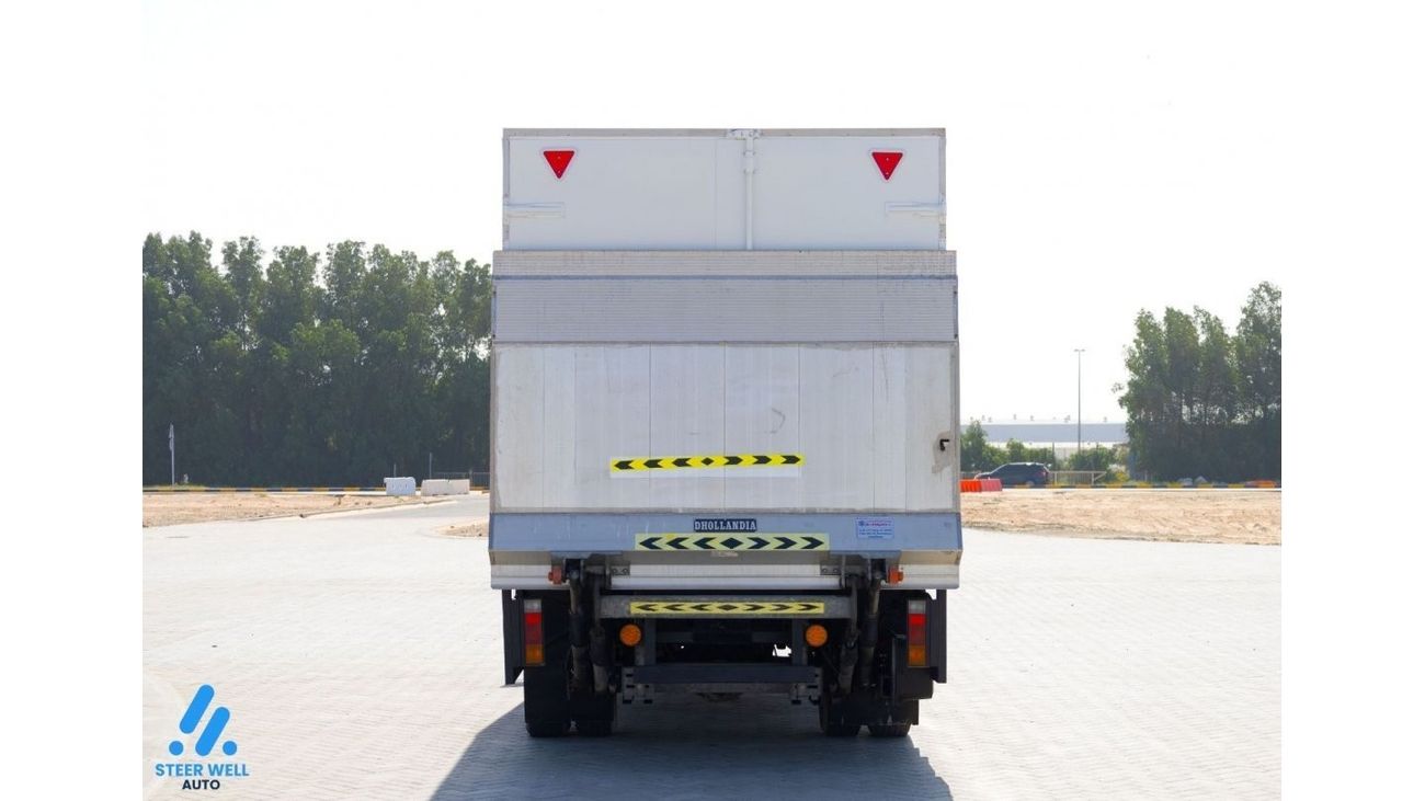 ميتسوبيشي فوسو كانتير 2022 Closed Box with Tail Lift - Short Chassis - Diesel MT - Low Mileage - GCC