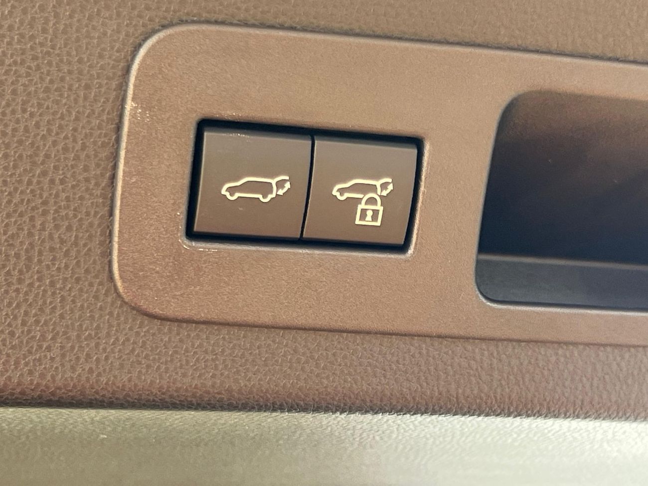 تويوتا لاند كروزر TOYOTA LAND CRUISER VX - EUR - MODEL 2023 - ENG 4.0L