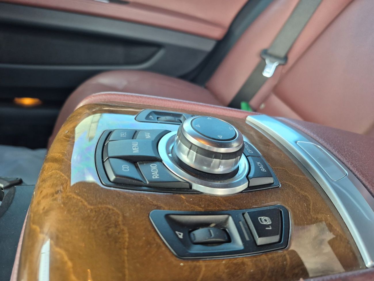 بي أم دبليو 750i