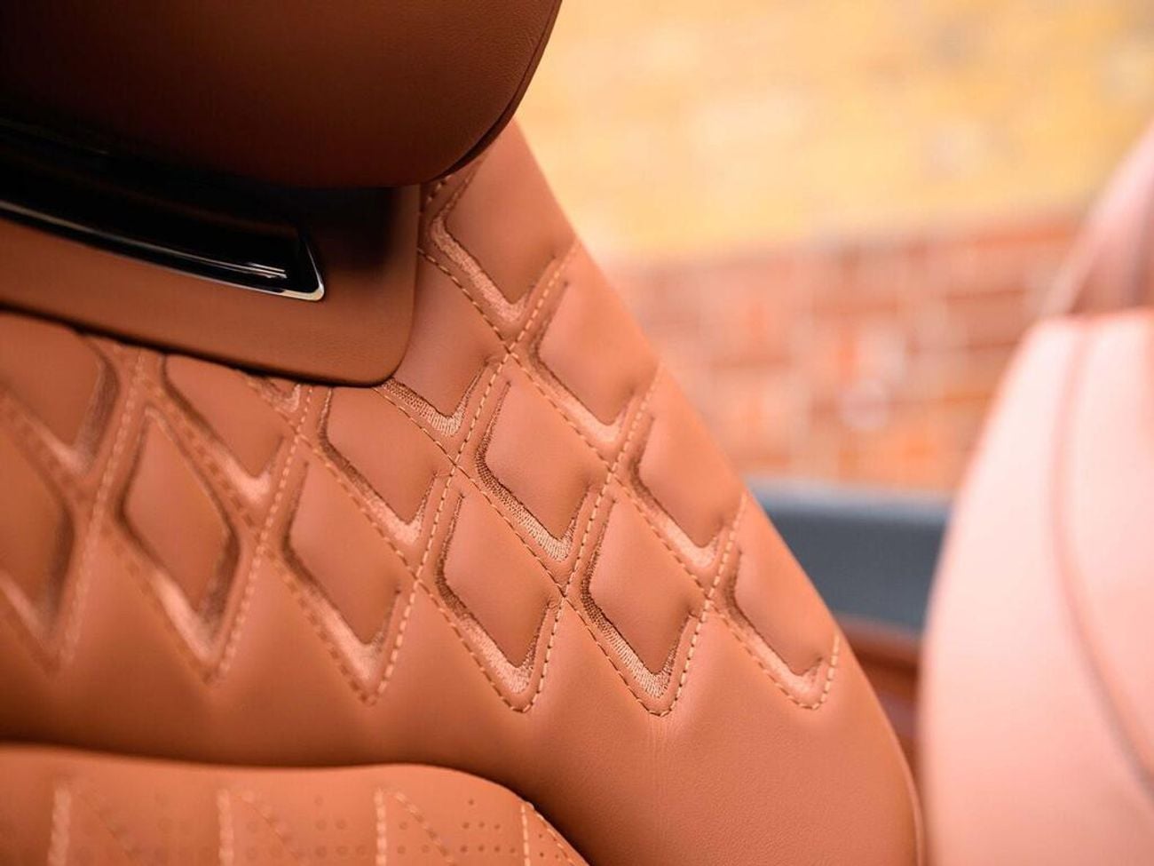 بنتلي كونتيننتال 4.0 V8 High-Performance 25.9kWh GTC Azure Auto 4WD Euro 6 (s/s) 2dr (EXPORT ONLY) Right hand drive