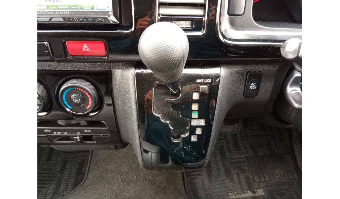 تويوتا هاياس TOYOTA HIACE VAN RIGHT HAND DRIVE (PM1555)