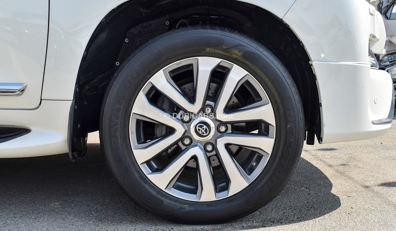 تويوتا لاند كروزر GXR.R