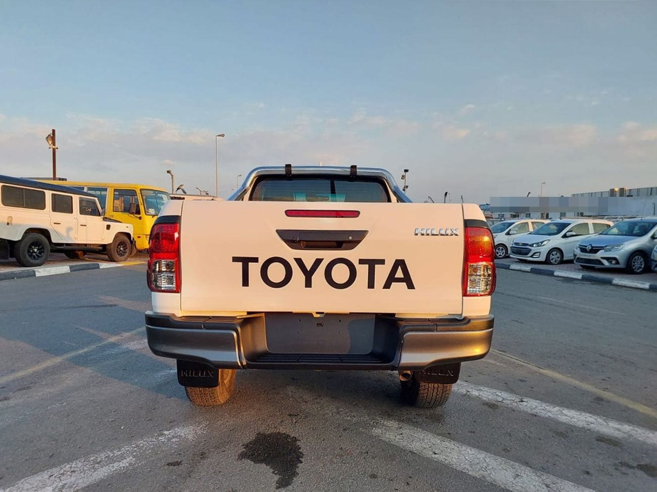 تويوتا هيلوكس TOYOTA HILUX PICKUP RHD 2022 MODEL 2.8 L DIESEL AUTOMATIC(PM73616)
