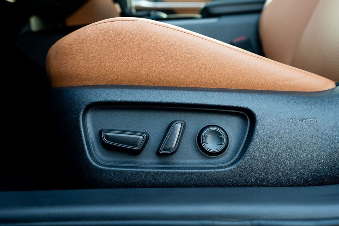 تويوتا كامري Lumiere Hybrid 2.5L Petrol Automatic Transmission 2025