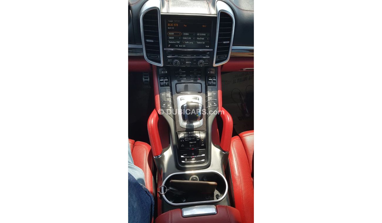 بورش كايان موديل 2014 خليجي فل مواصفات كراسي جلد وبانوراما ومثبت سرعه وتكييف خلفي وتحكم كهربي كامل ونظام صوت م