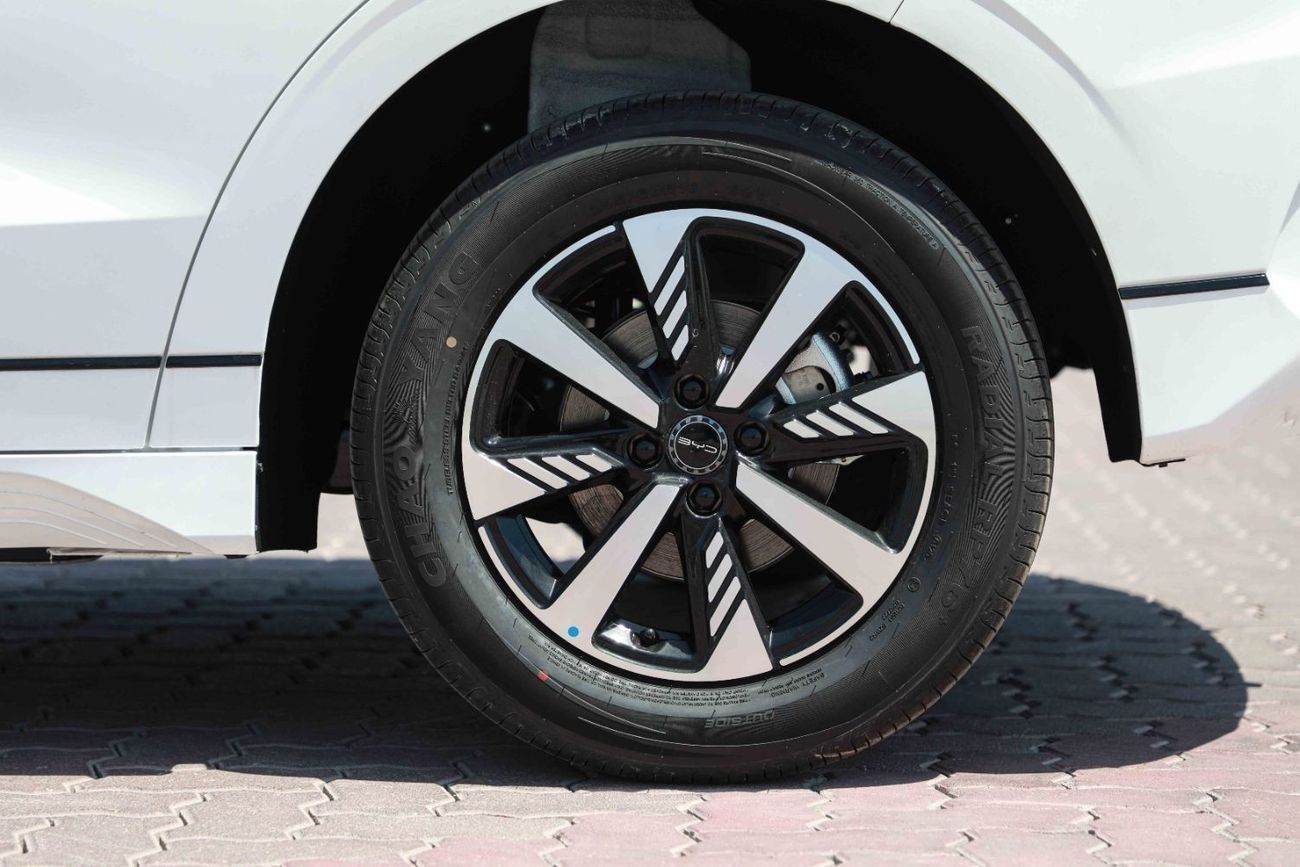 BYD e2 2025 BYD E2 Luxury - White Inside Black | Export Only