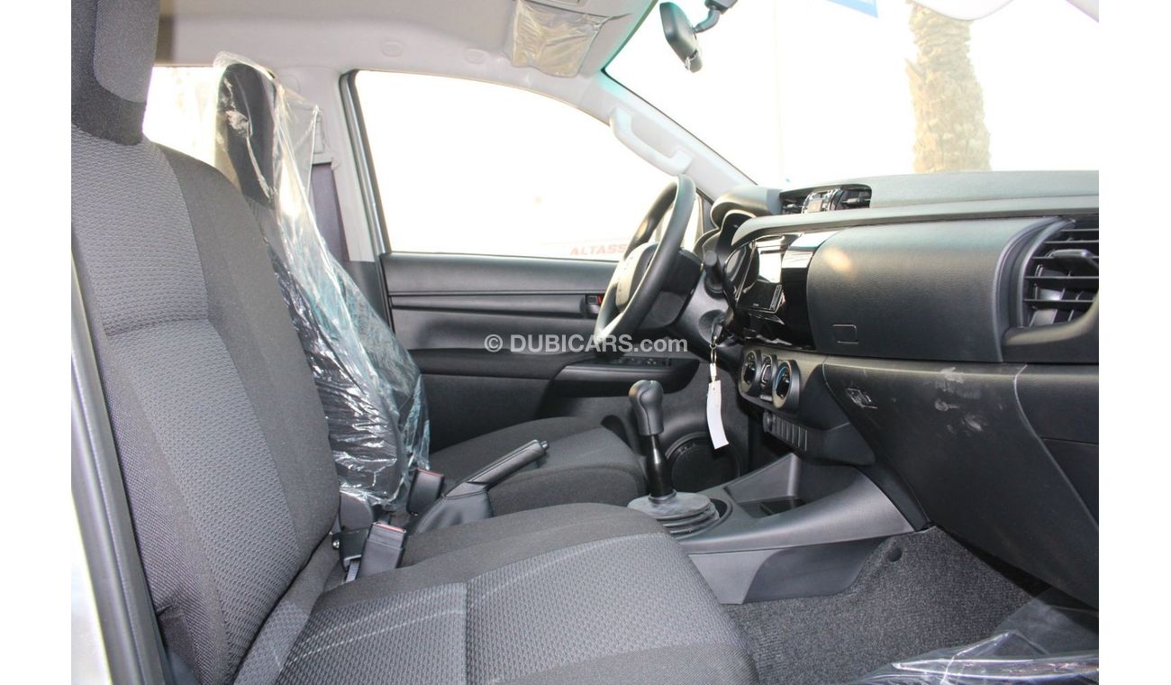 Toyota Hilux TOYOTA HILUX 2.4L DIESEL DOUBLE CAB DLX G MANUAL