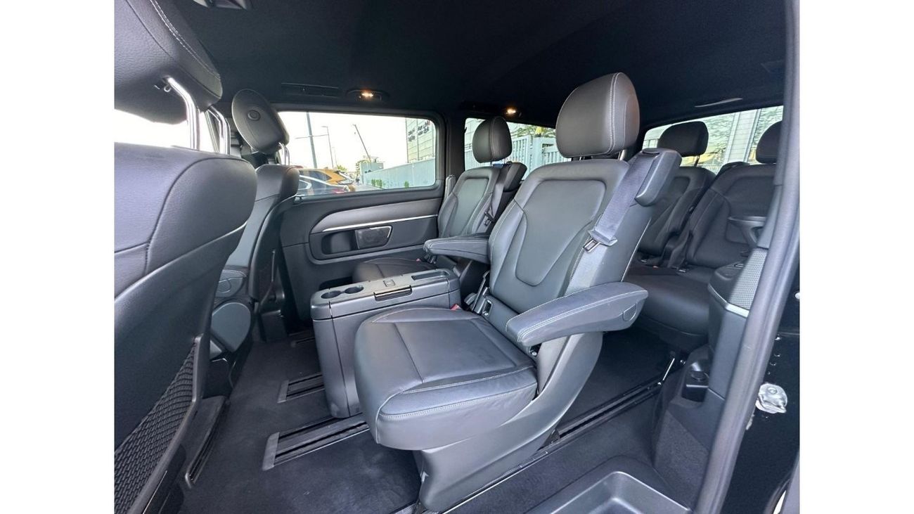 Mercedes-Benz V 300 V-300 deisel 2023 FULL OPITION // UNDER WARRANTY // ORGINAL PAINT // PERFECT CONDOITION