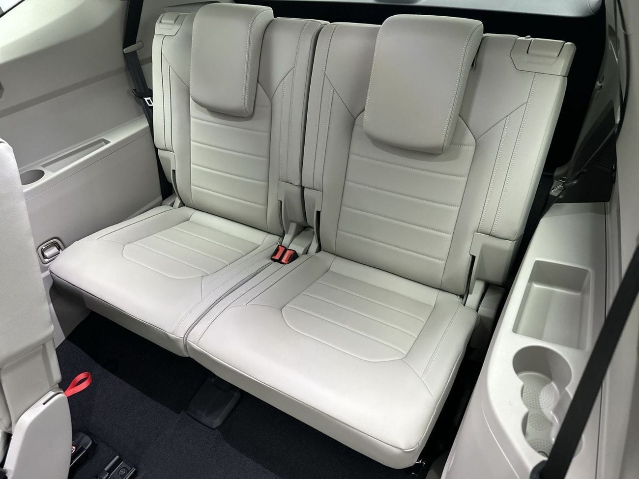 فولكس واجن تيرامونت S 2.0L Comfortline 2L (Facelift 2) (REF#35741) / 34,100 AED SAVINGS from New Car