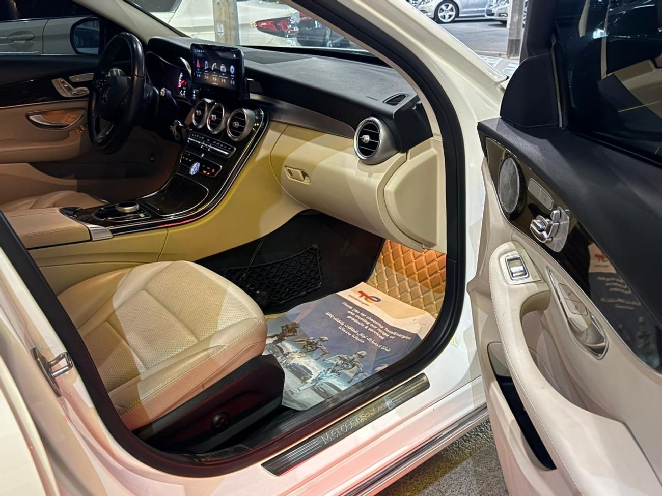 مرسيدس بنز C 300 مرسيدس C300 فل اوبشن وارد امريكا بحالة جيدة