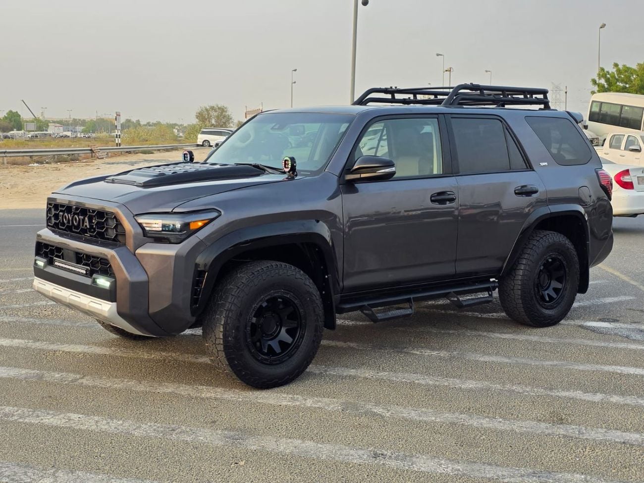Toyota 4Runner LIMITED faceleft 2025 ( sunroof, 4x4, leather seat and 7 seater)