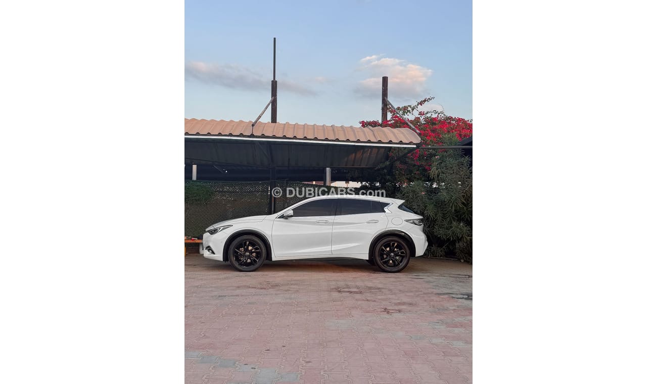 Infiniti Q30 Comfort