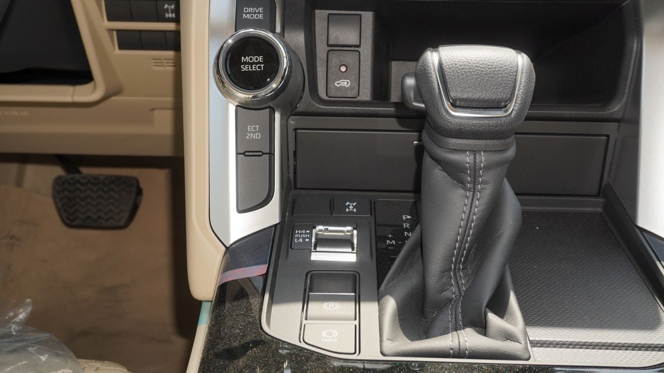 Toyota Land Cruiser GXR Twin Turbo 3.5 L