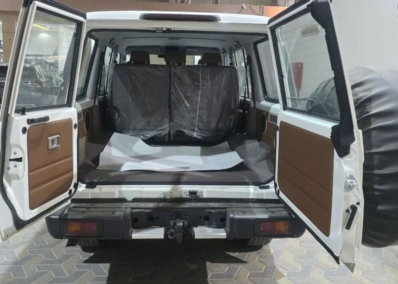 تويوتا لاند كروزر 70 4.0 Petrol A/T Full Option