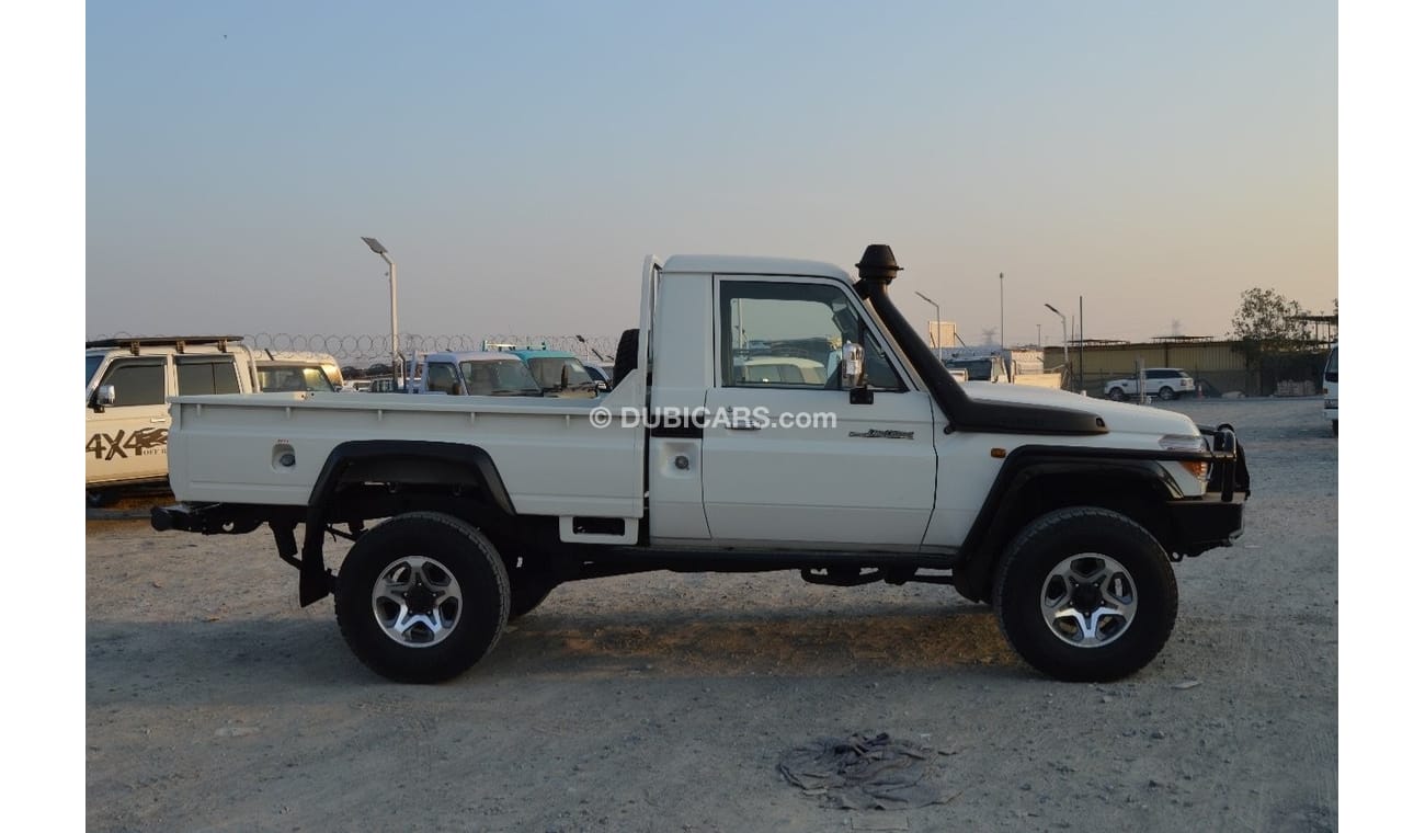 Toyota Land Cruiser Pick Up 1HZ Engine Diesel V6