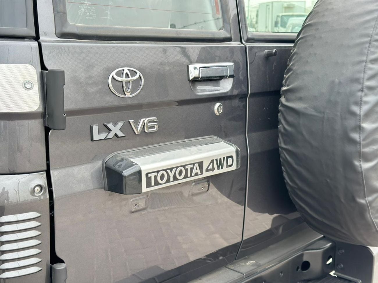 تويوتا لاند كروزر 70 LC76 DX DX 4.0L A/T