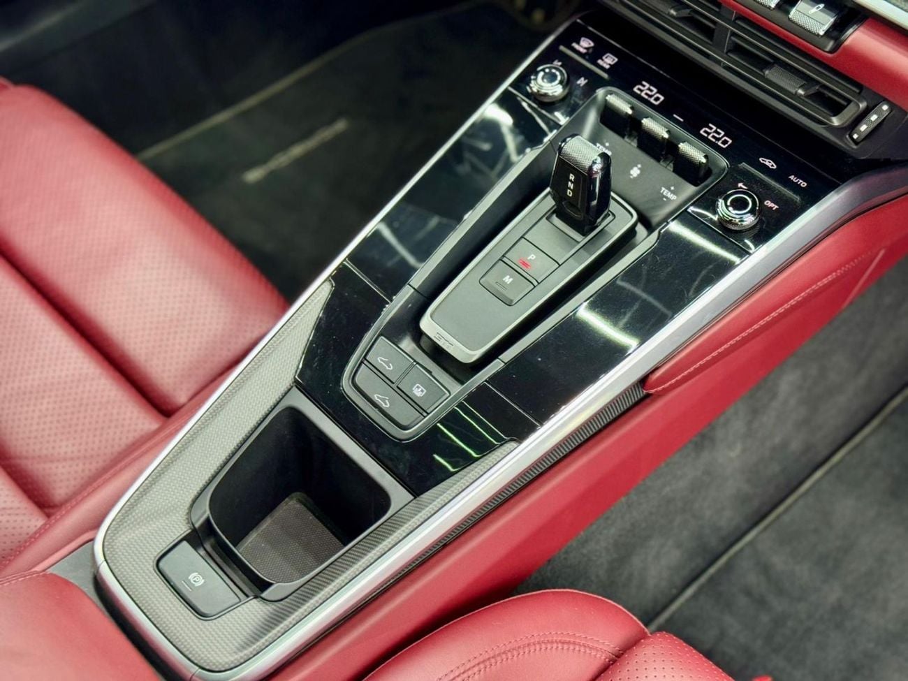 Porsche 911 Carrera 3.0L (444 HP) Coupe 2020 Porsche 911 Carrera, Warranty, Just Been Serviced, Excellent Condit