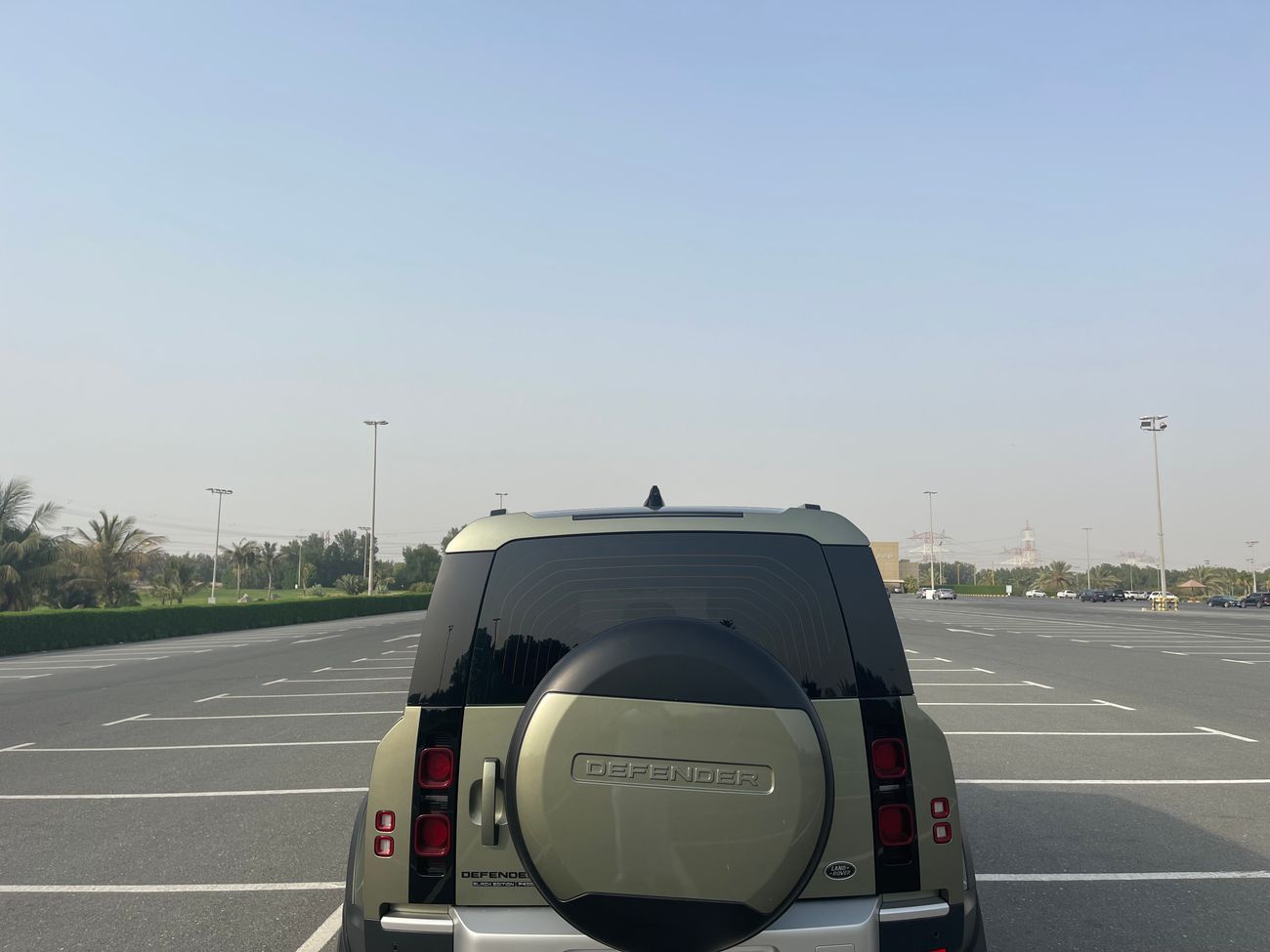 Land Rover Defender P400 SE