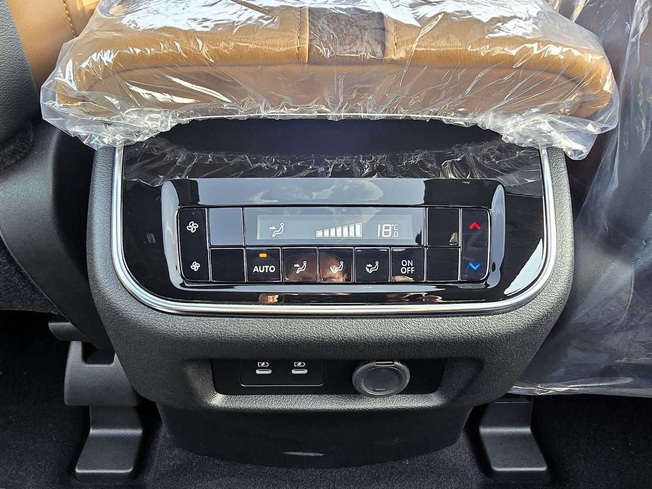 Nissan Patrol Nissan Patrol LE Platinum City 3.5l Twin turbo petrol A/T 4WD SUV White  Color Inside Tan GCC 2026 M
