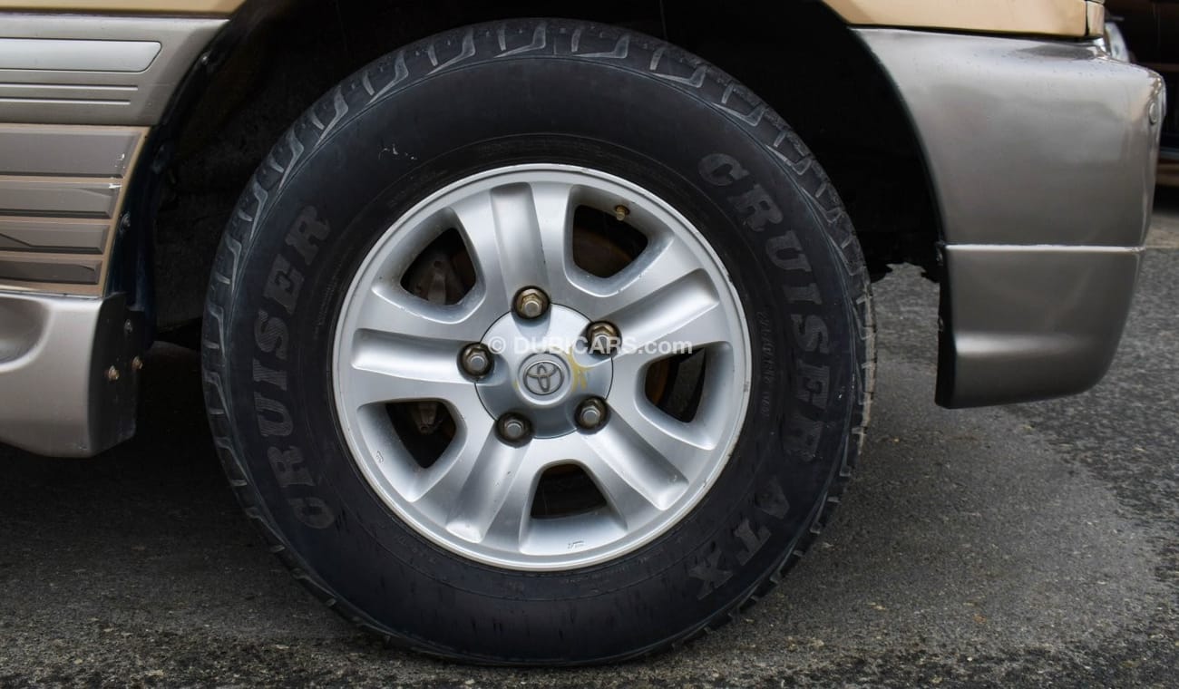 Toyota Land Cruiser GXR. V6