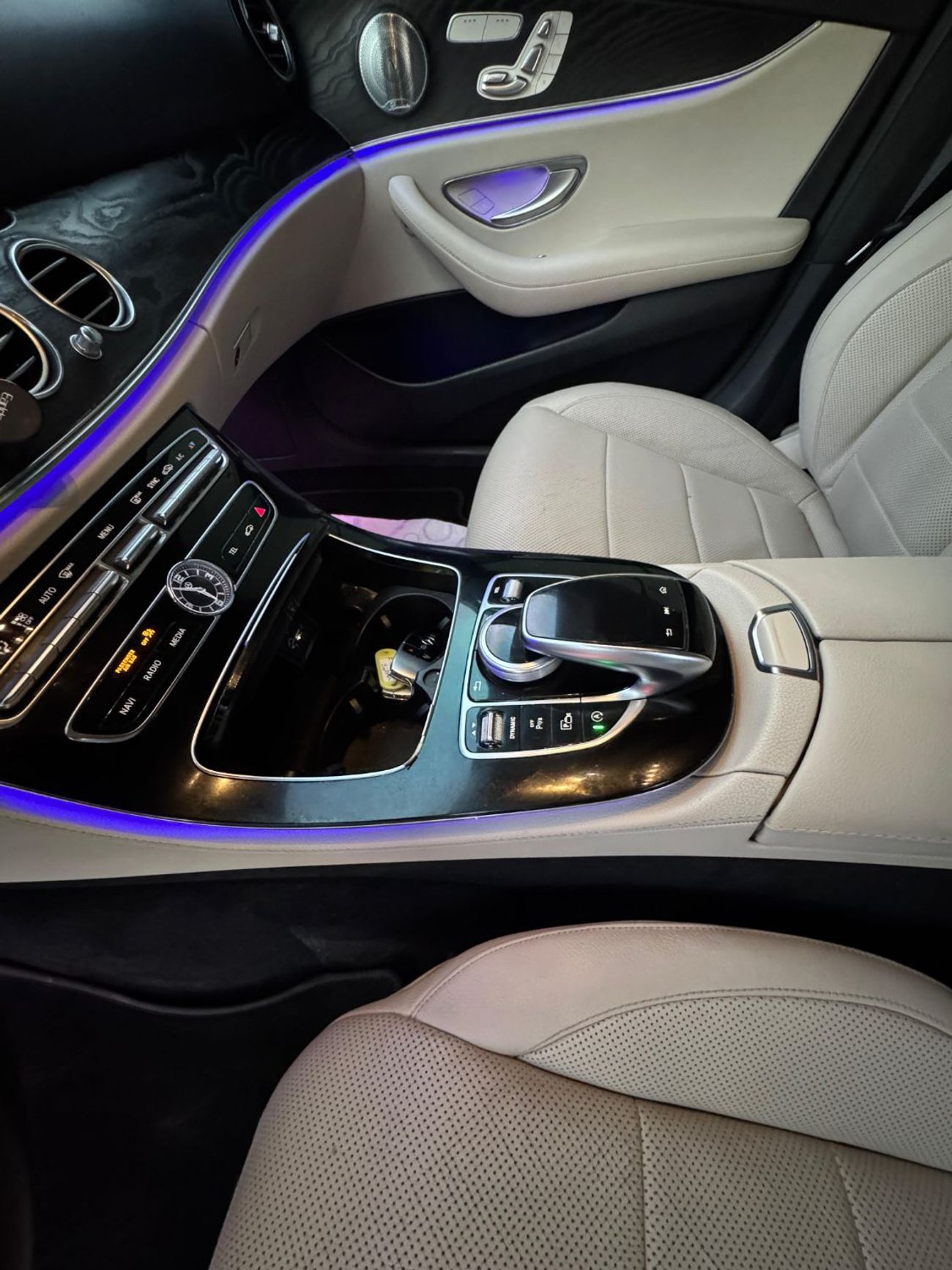 مرسيدس بنز E300 Premium 2.0L