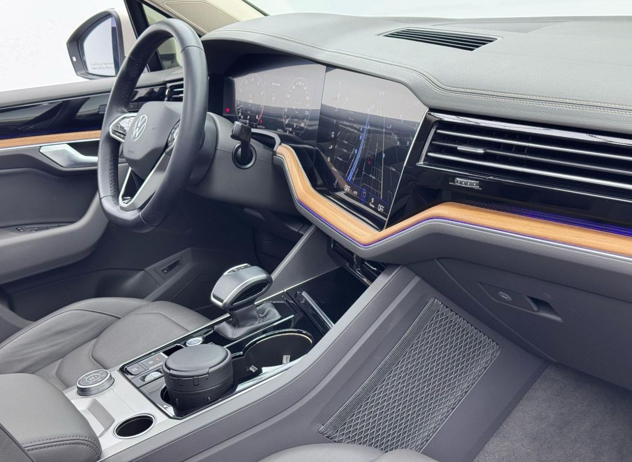 فولكس واجن طوارق Atmosphere 3.0L 2021 Volkswagen Touareg Atmosphere, 2026 VW Warranty, Full VW Service History, Low K