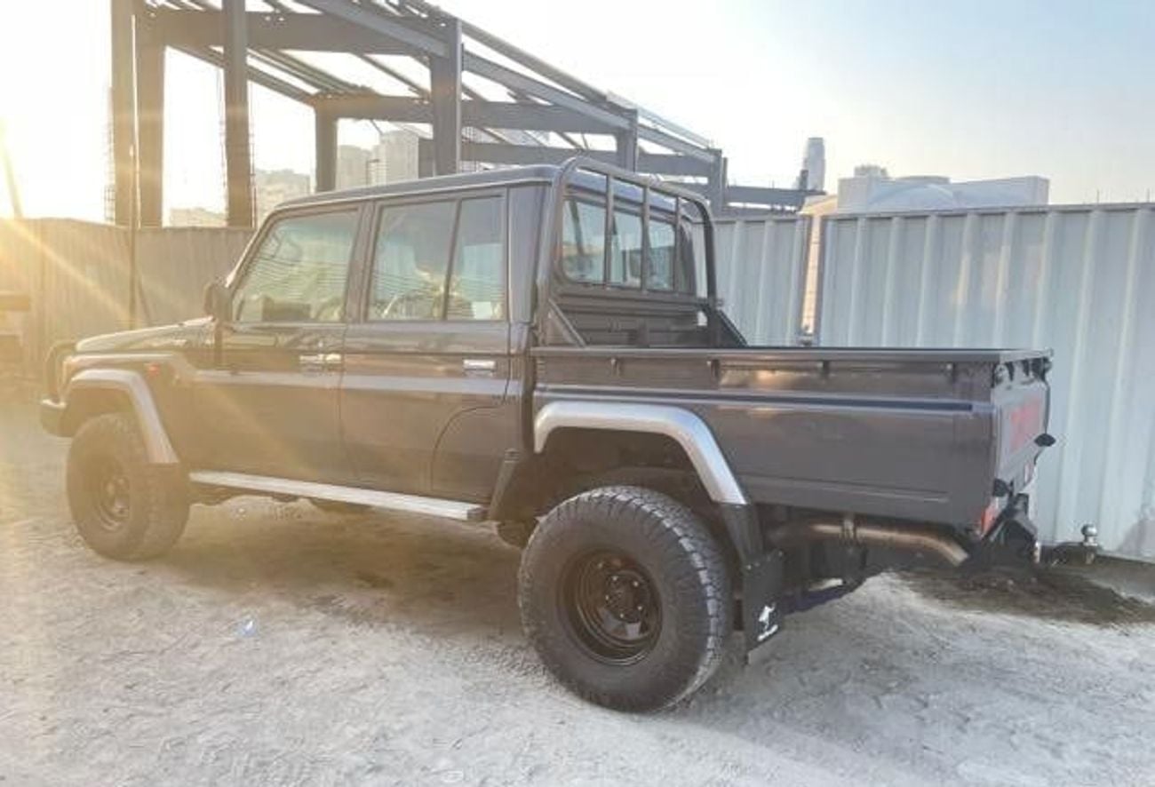 Toyota Land Cruiser Pick Up DIESEL 4.5 LITER ,RIGHT HAND DRIVE ,ONLY FOR EXPORT AVAILABLE