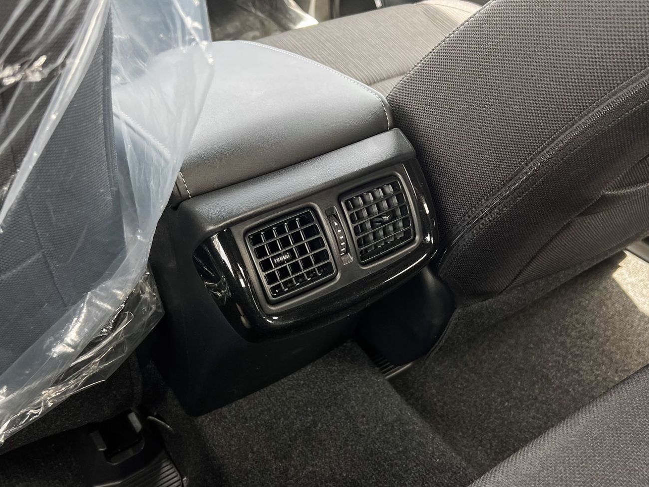 Toyota Hilux EXPORT ONLY - HILUX ADVENTURE 2.8L DSL (WITH AIR COMPRESSOR)