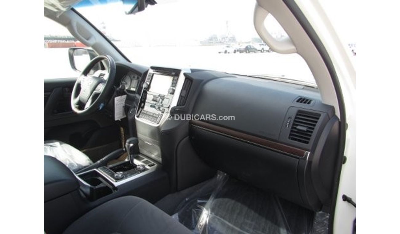 تويوتا لاند كروزر 4.5 8 سلندر ديزل مع توربو 2019 وريموت تشغيل السيارة عن بعد