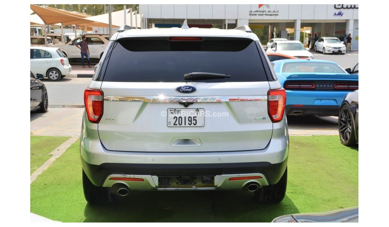 Ford Explorer XLT CLEAN CAR //AIR BAGS//FULL OPTION//PANORAMIC