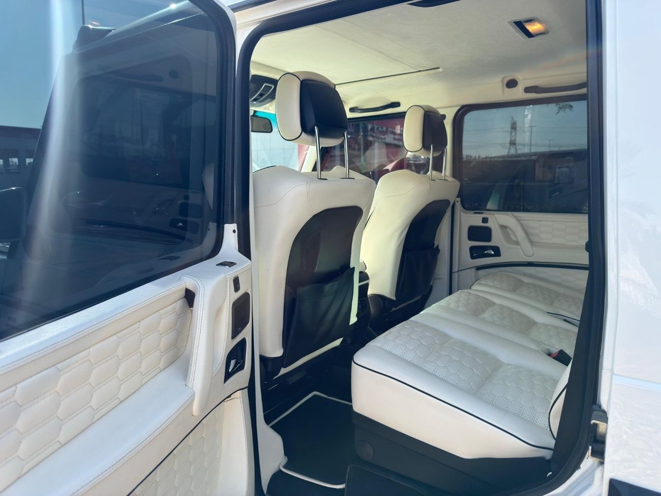 Mercedes-Benz G 500 Std 4.0L (422 HP)