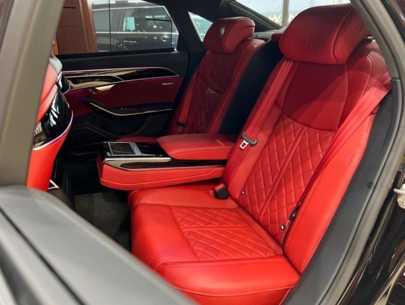 Audi S8 Audi S8, full option, agency condition, agency paint, 2 agency service keys