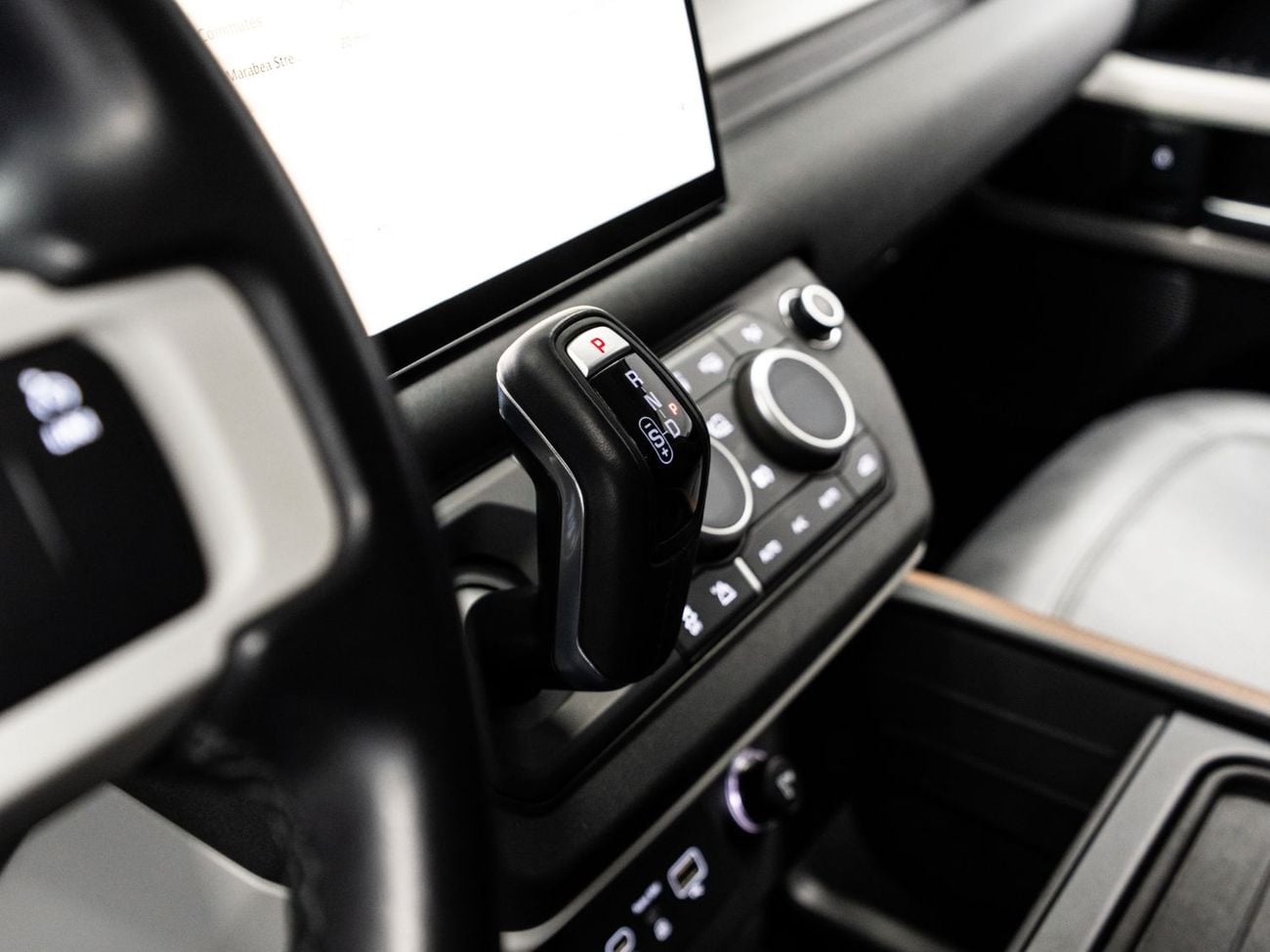 لاند روفر ديفندر P400 110 SE 3.0L (5 Seater)