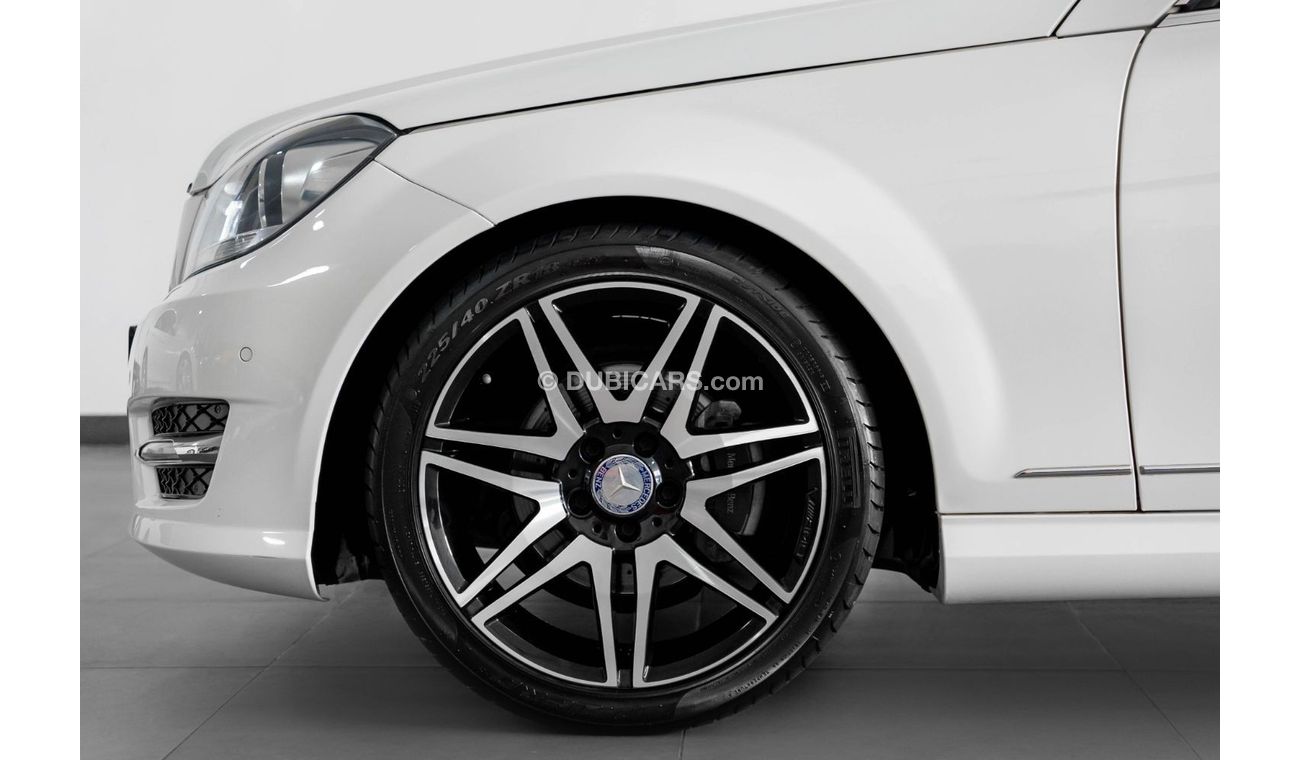 Mercedes-Benz C 200 AMG Pack 2014 Mercedes Benz C200 / AMG+ Sport Package