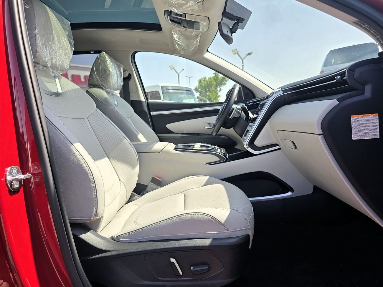 Hyundai Tucson Smart 1.6L Hyundai Tucson Hybrid 1.6l A/T SUV FWD European specs Red Color  2023 Model